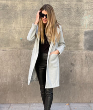 Carica l'immagine nel visualizzatore di Gallery, Abrigo Velisa (últimas 2 uds)